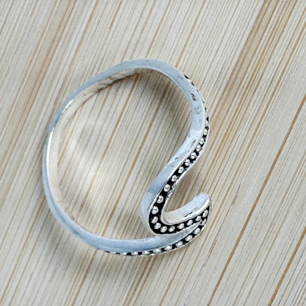 Marsala 925‎ Sterling Silver Wave Marquise Ring Beaded Edge Band Size 8.5